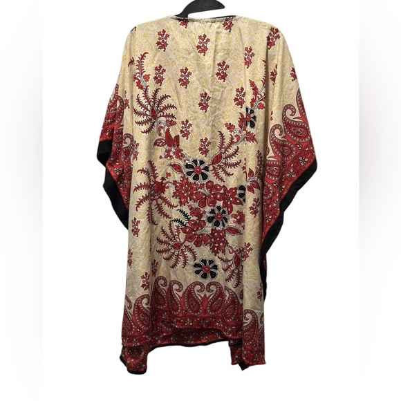 Gypsie Blu One Size Fit All Red and Cream Floral Top - Picture 2 of 7